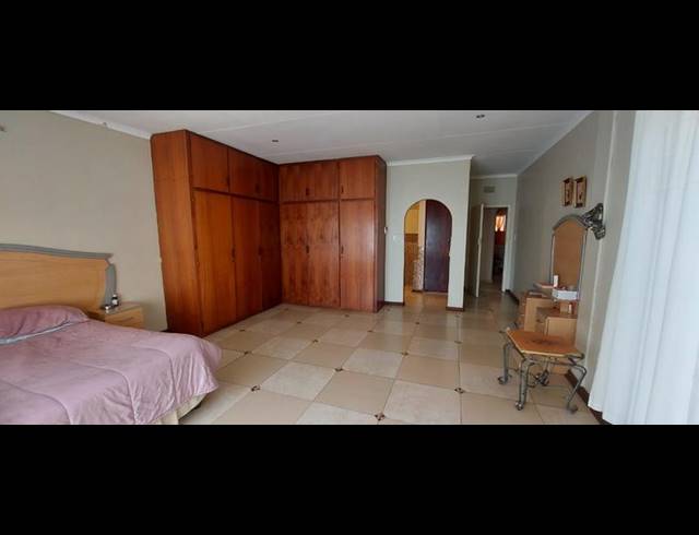 5 BEDROOM HOUSE FOR SALE IN RANDGATE